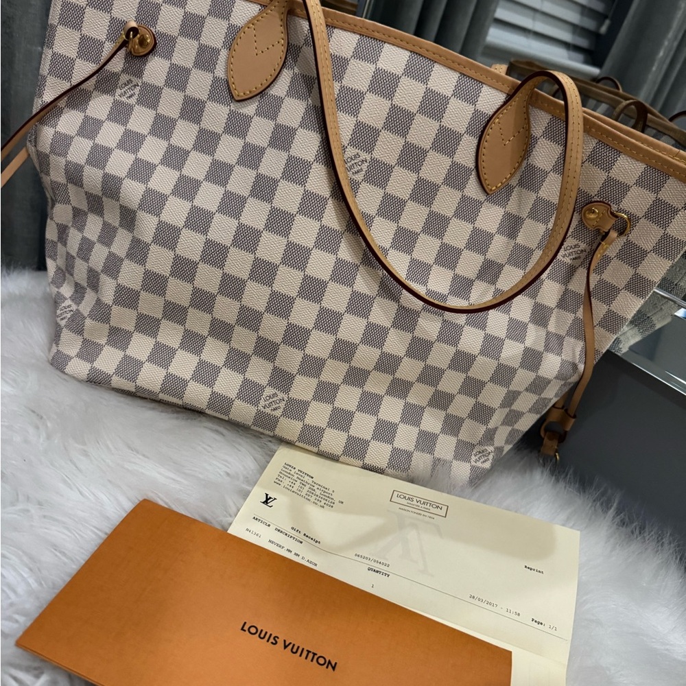 Louis Vuitton Neverfull MM Damier Azur Beige interior - Picture 2 of 14